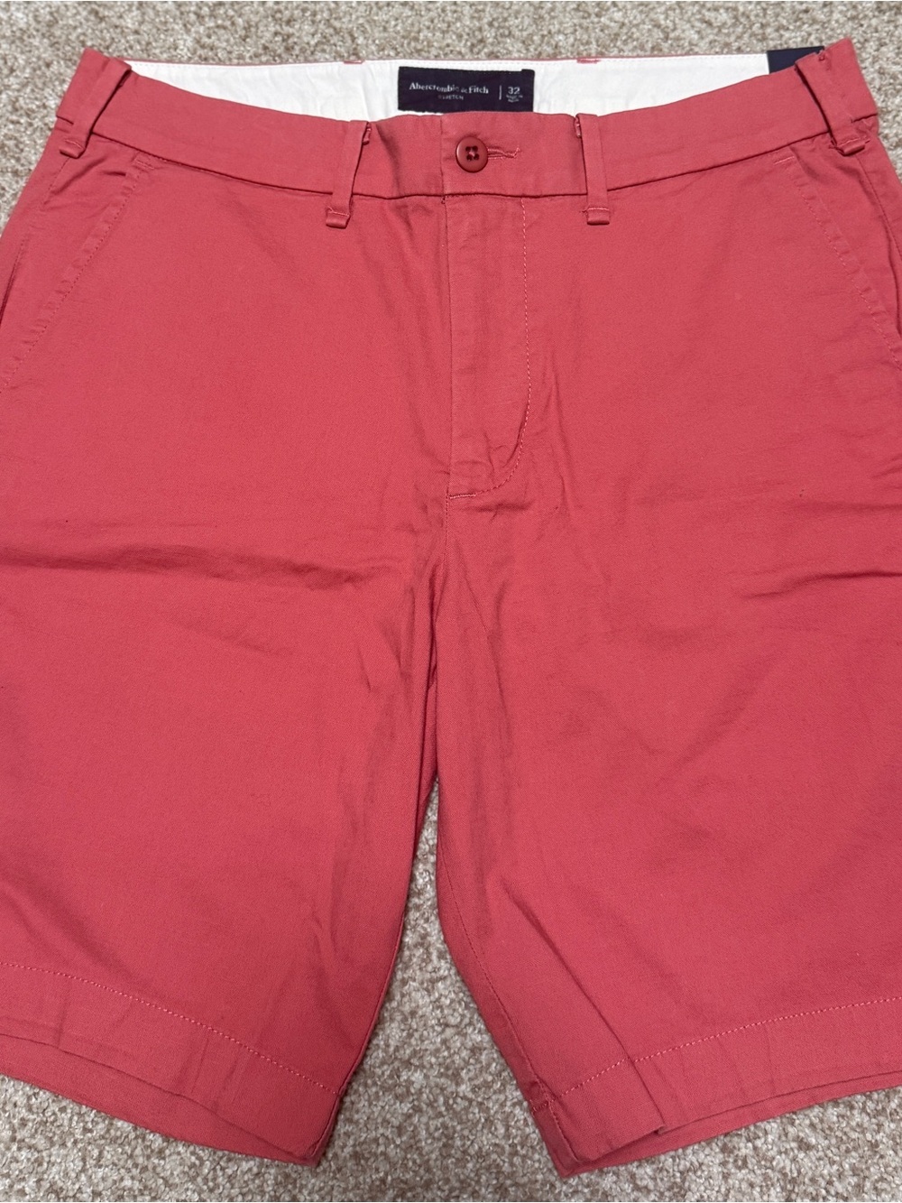 Abercrombie & Fitch Men's Coral-Red Flat Front Shorts. Sz 32. NWT.